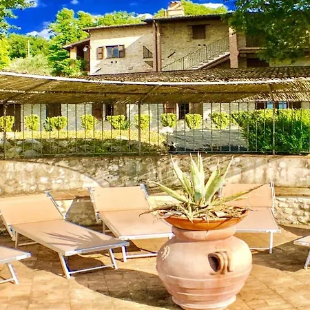 Spoleto By The Pool : Whole - Sleeps 24