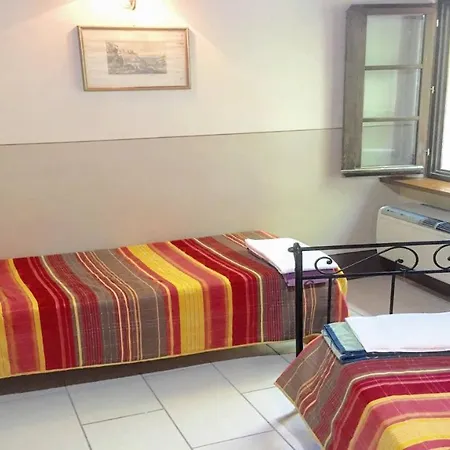 Spoleto By The Pool : Whole - Sleeps 24 فيلة *