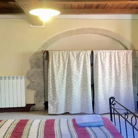 Spoleto By The Pool : Whole - Sleeps 24 קורצ'יאנו