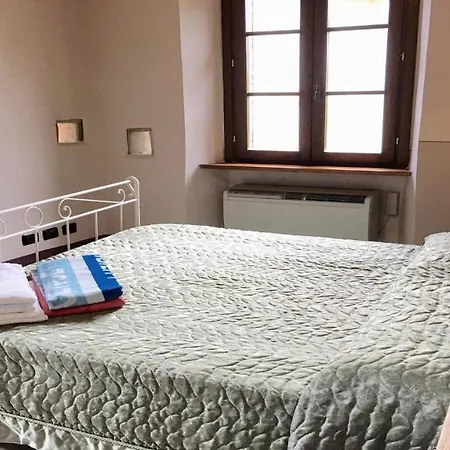 Spoleto By The Pool : Whole - Sleeps 24 فيلة