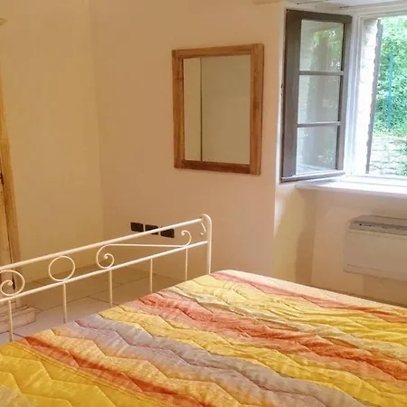 Spoleto By The Pool : Whole - Sleeps 24 *