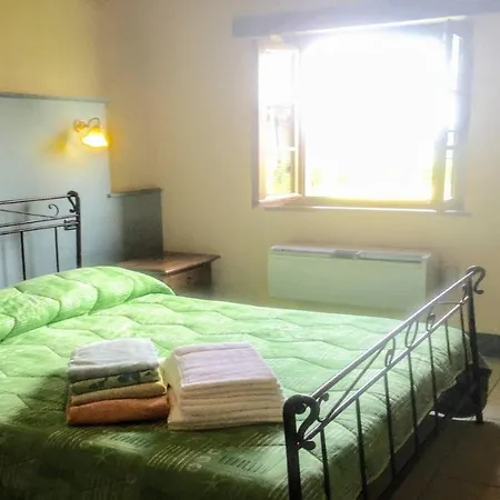 Spoleto By The Pool : Whole - Sleeps 24 *